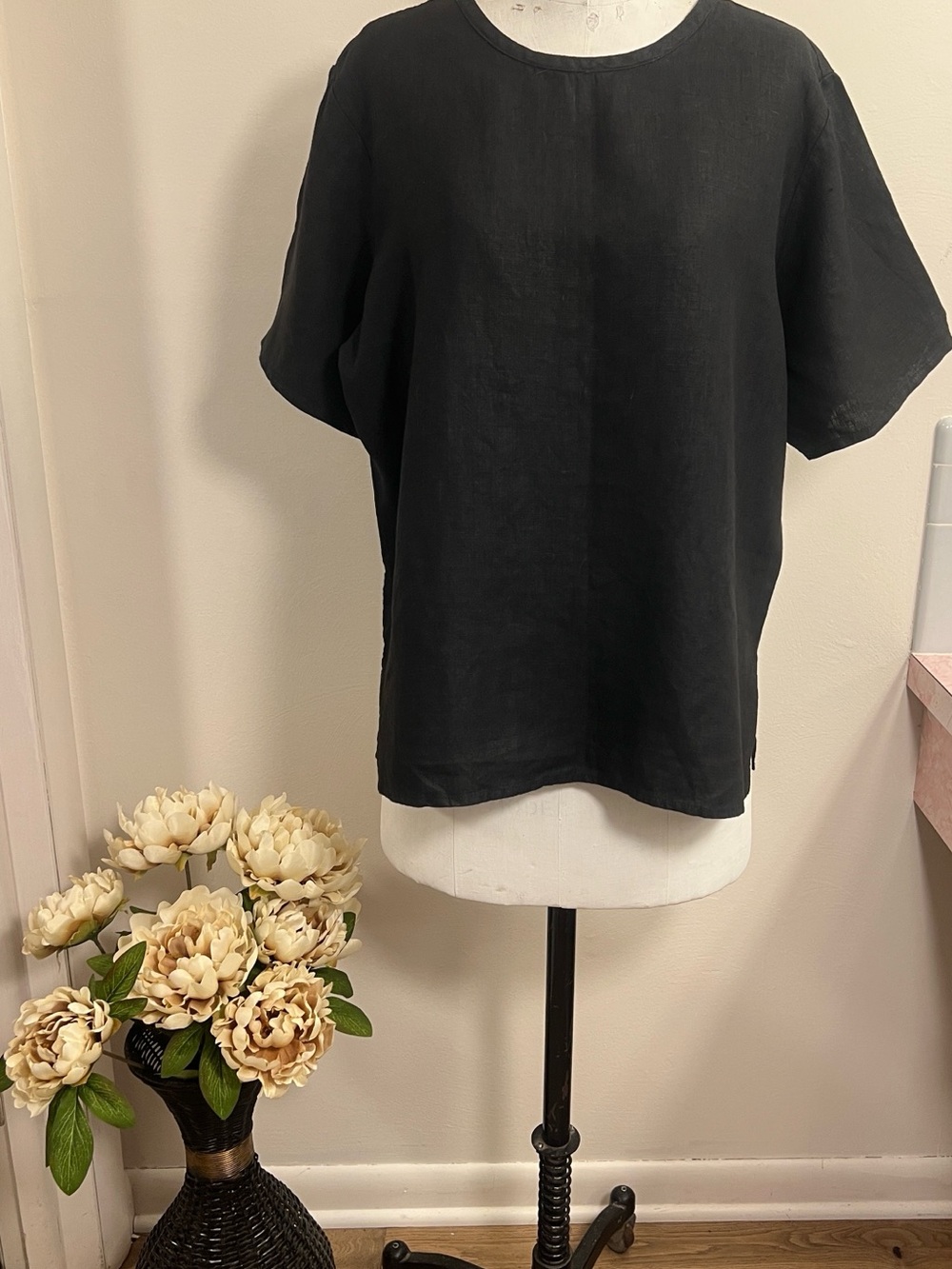 Flax Black Short-Sleeve Linen Top